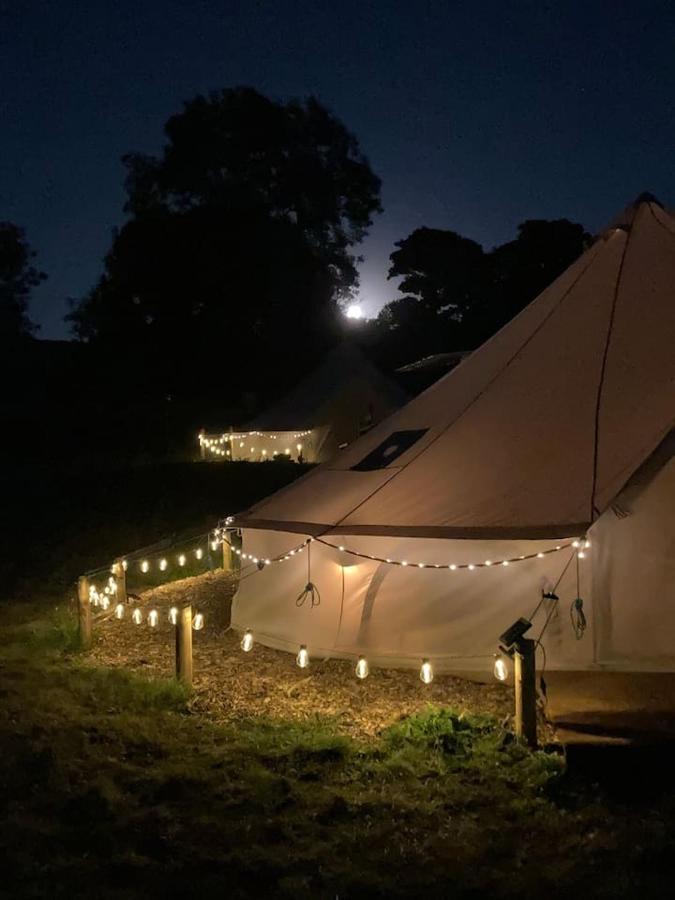 Roaches Retreat Family Glampsite, Rocky Reach Bell Tent With Outdoor Adventures And Campfire Nights Upper Hulme Eksteriør bilde